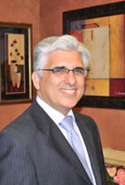 مصاحبه با کشیش دکتر هرمز شریعت