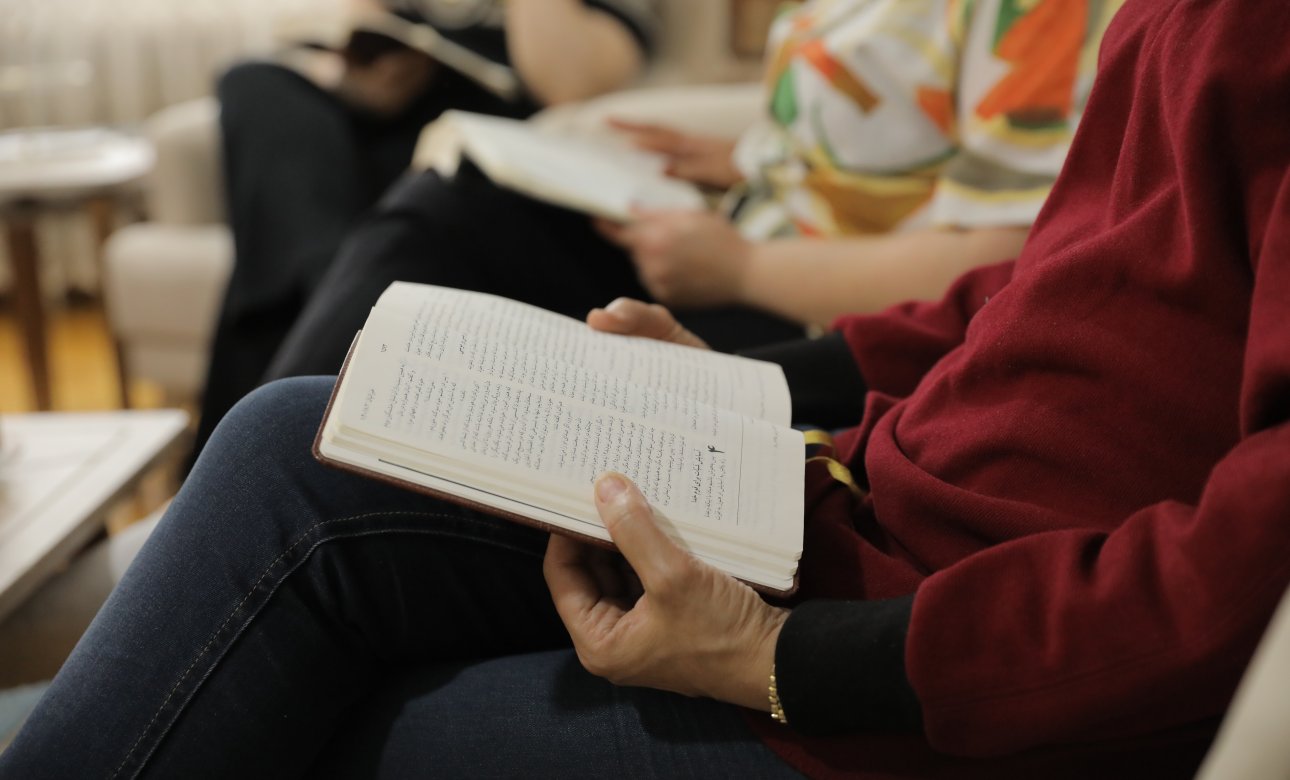 Igreja Sofrendo, Mas Crescendo